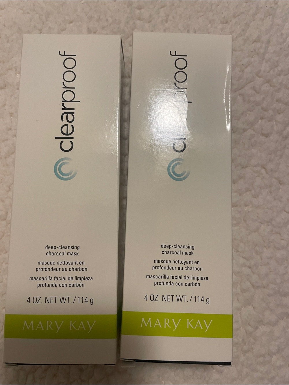 Mary Kay Clearproof Deep-Cleansing Charcoal Mask — White with Green Accent